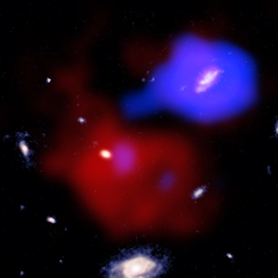 MQN01 J004131.9-493704 - Una galaxia apodada la "papa roja" ubicada a unos 11,7 mil millones de años luz de la Tierra.