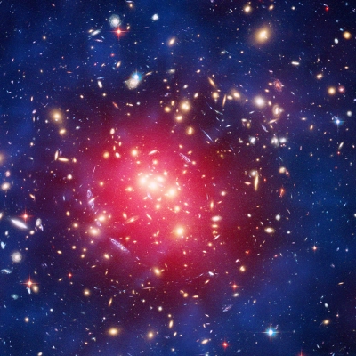 ZwCl 0024+1652: un cúmulo de galaxias ubicado a unos 9,5 millones de años luz de la Tierra.