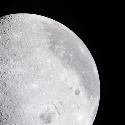art002e010014 (April 6, 2026) – A bright portion of the Moon is visible in this image. If you look closely,...