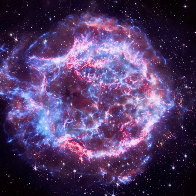 Cassiopeia A: un remanente de supernova ubicado a unos 11.000 años luz de la Tierra.